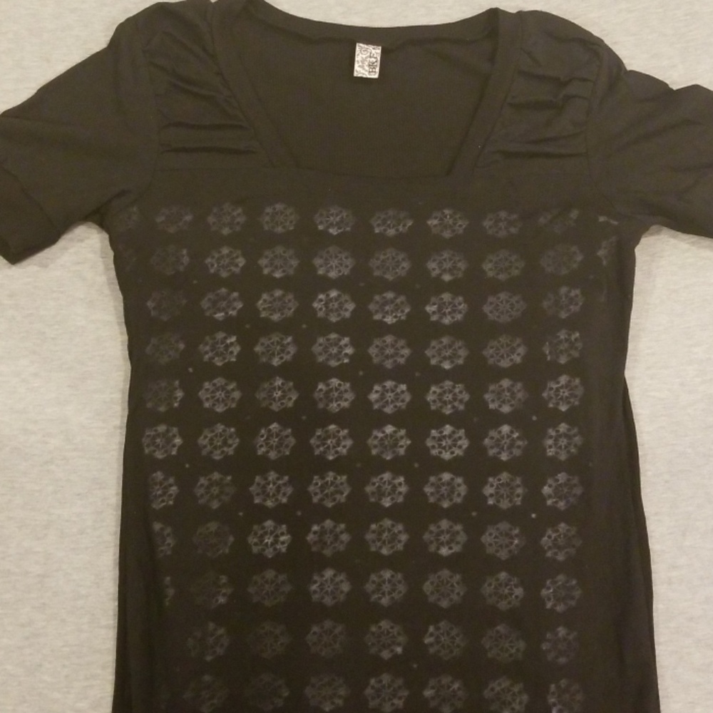 EUC BKL black burnout top sz L